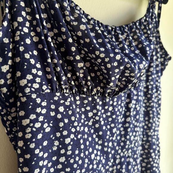 Navy Blue White Floral Mini Romper Dress Adjustable Straps
Women’s medium - Picture 3 of 8